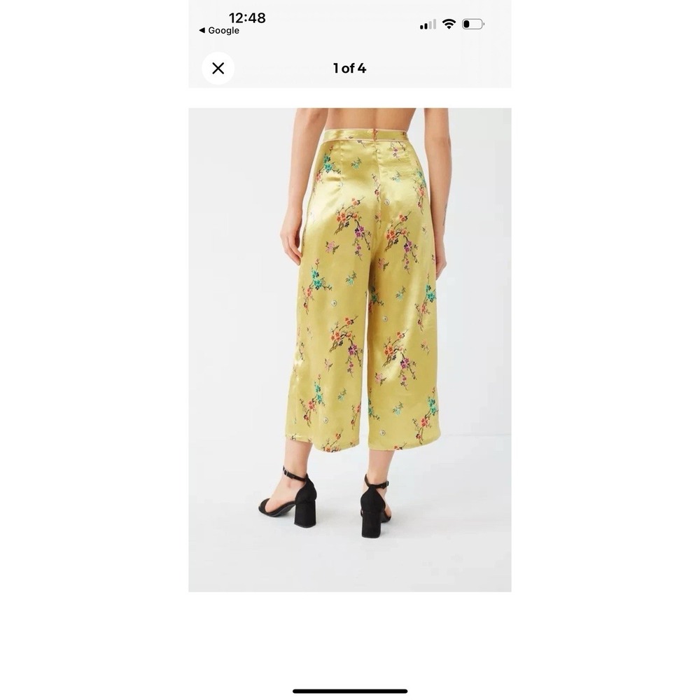 Urban Outfitters Clarissa Silky Floral Culotte Pants Size M